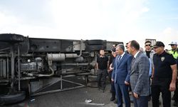 Alanya’ya Gelen Yolcu Otobüsü Devrildi! Vali Hulusi Şahin Kaza Yerinde