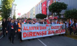ALANYA’DA GAZZE İÇİN SESSİZ ÇIĞLIK!