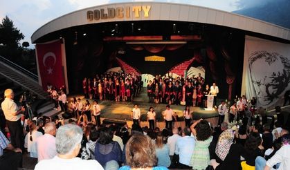 Alanya Bahçeşehir'de mezuniyet coşkusu