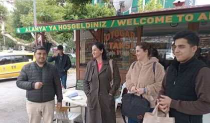 ALANYA OTOGAR TAKSİ ESNAFINI ALKIŞLIYORUZ. TAKSİDE UNUTULAN BİLGİSAYAR VE TABLET SAHİBİNE TESLİM EDİLDİ