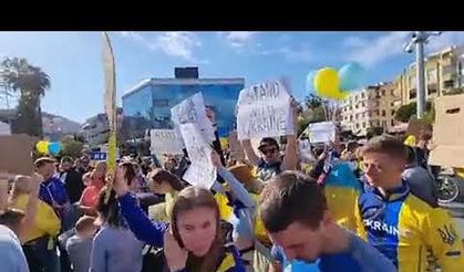 Alanya da yaşayan Ukraynalılar protesto etti