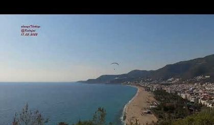 Alanya Kalesi'nde yamaç paraşütçüleri
