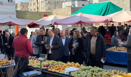 Domates 40 Lira, Siyaset Bedava: İYİ Parti Pazarda!