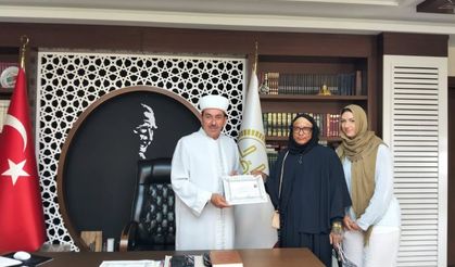 Alanya’ya Tatile Gelen Alman Kadın İslam’ı Seçti