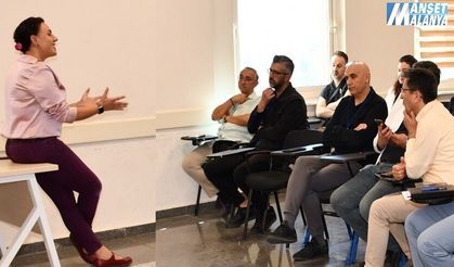 Hastanede Mikrofon Çalışanlarda: ‘Söz Sizde’ Toplantısı”