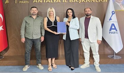 Anahtar Parti Alanya Kadın Kolları Başkanlığı’na Hacer Çalış Atandı