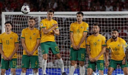 Avustralya Futbol Oynamadı, Kale Önüne Çadır Kurdu