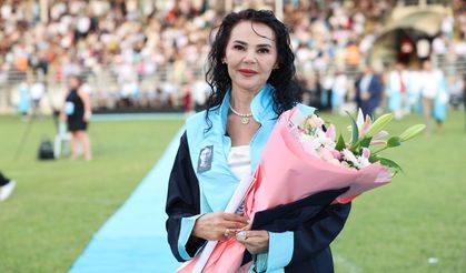 ALKÜ’de Çifte Mutluluk: Anne Mezun Oldu, Kız Kanseri Yendi!