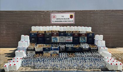 Alanya’da Depoya Baskın: 1 Ton Kaçak Alkol Ele Geçirildi