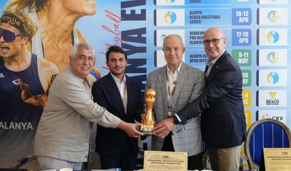 ALANYA DÜNYAYA SERVİS ATTI! FIVB’DEN TARİHİ TESCİL, PLAJ VOLEYBOLUNUN YENİ MERKEZİ ARTIK ALANYA