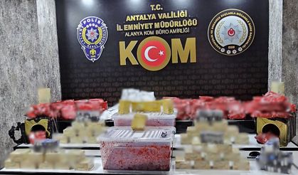 Alanya’da kaçakçılık operasyonu: Binlerce sigara ve yüzlerce şişe içki ele geçirildi