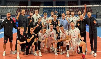 Adrenalin Tutkunlarına Alanya Usulü Voleybol: İlk 2 Set Dram, Son 3 Set Zafer!