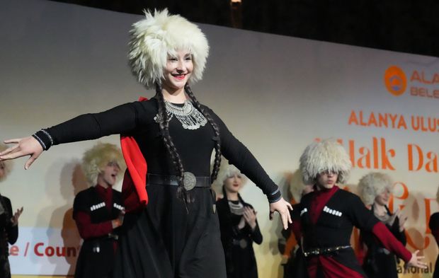7 Ülke, 1200 Katılımcı… Alanya Festivalle Renklendi