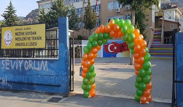 Alanya Nezihe Soydan Tİcaret Meslek Lisesi Kapandı