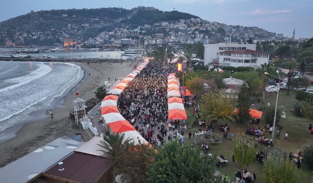 Alanya Noel Pazarı Gelirleri Engelliler İçin Kullanılacak