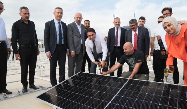 Güneş Enerjisiyle Tasarruf: ALKÜ 2024 Yılında Yaklaşık 9 Milyon TL Kazanç Elde Etti