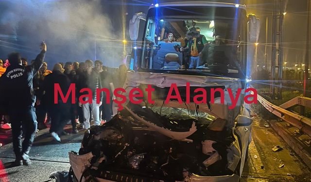 Alanyaspor’a Çirkin Saldırı! Taraftar Otobüsü Taşlandı, Efecan’a Su Şişesi İsabet Etti