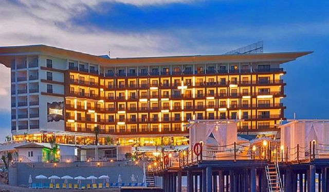 Alanya’da Sezon Başladı: İlk İngiliz ve Alman Turistler Mary Hotel’de Konaklıyor