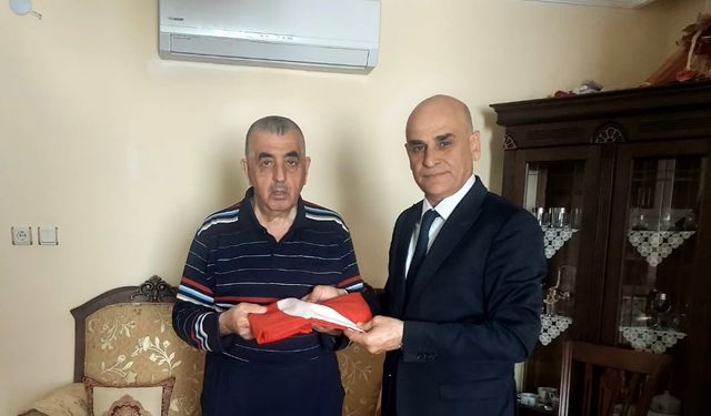 Gaziye Şükran Ziyareti: Müdür Kıldırgıcı Türk Bayrağı Hediye Etti