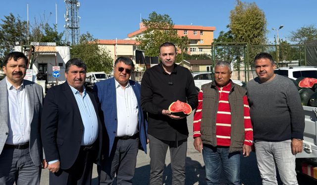CHP’li Kaya, Antalya Toptancı Hali’nde Üreticilere Destek Verdi, İran Karpuzunu Eleştirdi