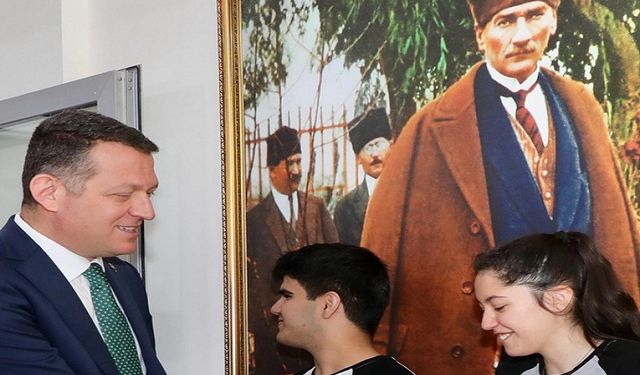 Kaymakam Ürkmezer’den Nostaljik Dokunuş: 23 Nisan Stadyumda Kutlanacak