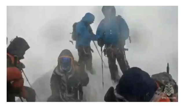 Elbruz Faciasında Alanyalı Dağcıdan İlk Mesaj: Olay yerinden sıcak görüntüler!