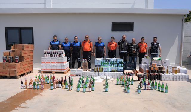 ALANYA’DA GIDA TERÖRÜNE GEÇİT YOK! ZABITA’DAN TARİHİ BASKIN: SAHTE ETİKETLEME YAPAN FİRMA MÜHÜRLENDİ