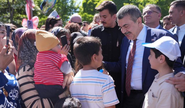 “Yaz Tatili Erken Mi Başlıyor? İşte Bakan Tekin’in O Çok Konuşulan Yanıtı”
