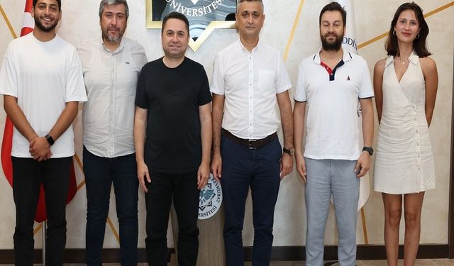 ALKÜ’nün Genç Mühendisleri, Elektrikli Araç Şarj İstasyonu Projesiyle Birinci oldular