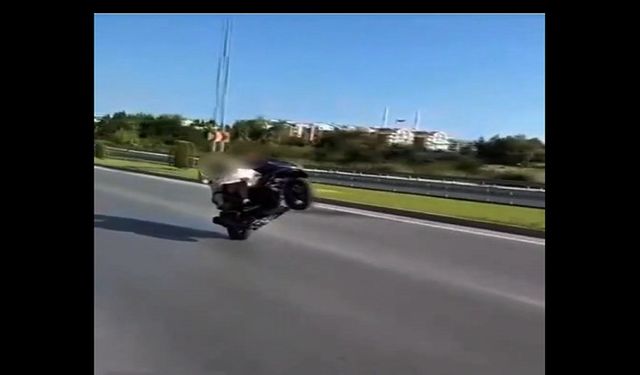 Trafikte Tehlikeli Şov Pahalıya Patladı: Ehliyetsiz ve Kasksız Sürücüye 20 Bin TL Ceza!
