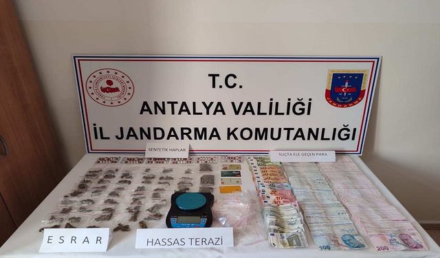 Alanya ve Manavgat’ta Jandarmadan Uyuşturucu Operasyonu: Binlerce Hap Ele Geçirildi