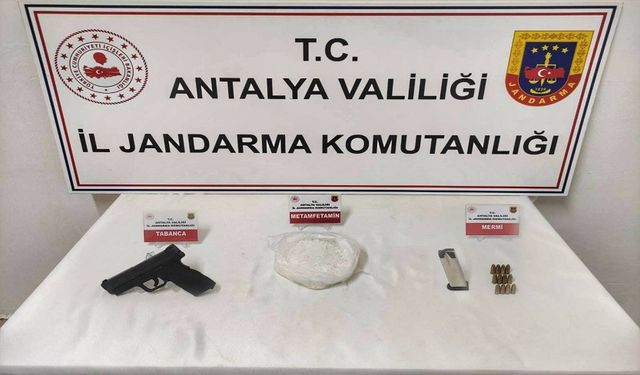 Gazipaşa’da Yol Kontrolünde Büyük Vurgun: 1 Kilo Metamfetamin ve Silah Ele Geçti