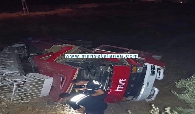 Yangın Bölgesinde Talihsiz Kaza: Antalya İtfaiye Aracı Devrildi