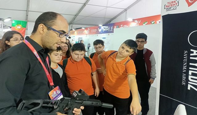 ALKÜ Öğrencisi Ayberk Kafadar, TEKNOFEST’te Altın Ödül Kazandı!