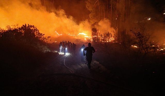 Son Dakika: Alanya’da Yaylakonak’ta Başlayan Yangın Şıhlar’a Sıçradı – 20 Ev Tahliye Edildi