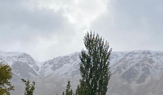 Elmalı ve Gündoğmuş’a Mevsimin İlk Karı Düştü