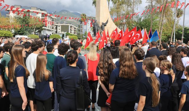 Cumhuriyet Işığı 102. Yılında Alanya’da Parladı