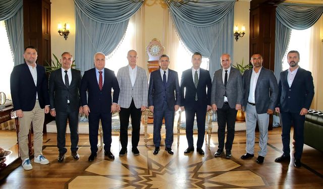 Alanya Turizminin 5 Yıllık Yol Haritası Vali Şahin’e Sunuldu