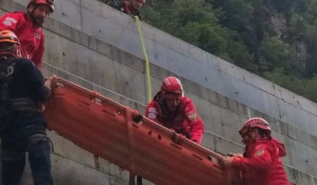 Alanya’da Feci Kaza: Otomobil Uçuruma Yuvarlandı, 1 Ölü 1 Yaralı