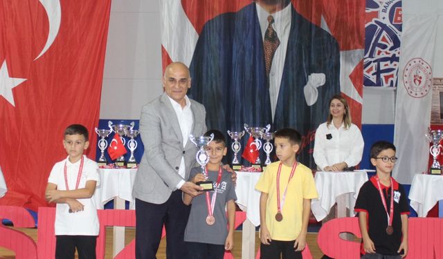 Alanya da Zeka Hamleleriyle Atatürk’e Saygı Duruşu