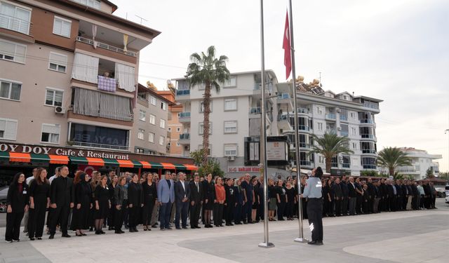 Alanya Belediyesi, Yeni Hizmet Binasında İlk 10 Kasım Törenini Düzenledi