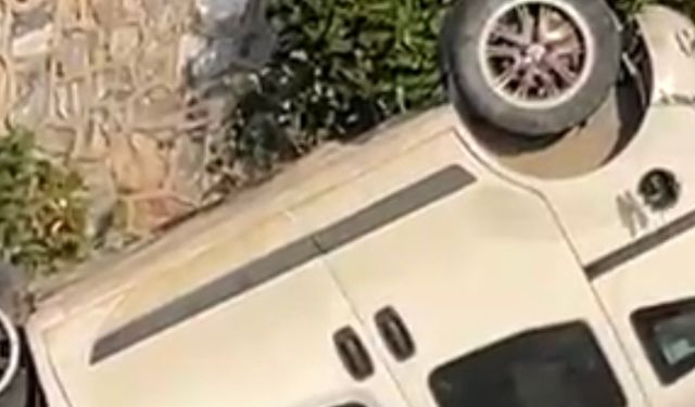 Dinek’te Sinaylsiz Şerit Değişimi İddiası! Sollama Manevrası Takla ile Sonuçlandı