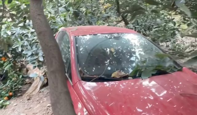 Sulama Borusu Patladı, Otomobil Portakal Bahçesine Sürüklendi: Tepki Sert