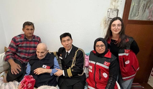 Ateşe Lee, Alanya’da Bir Tarihin Kapısını Çaldı