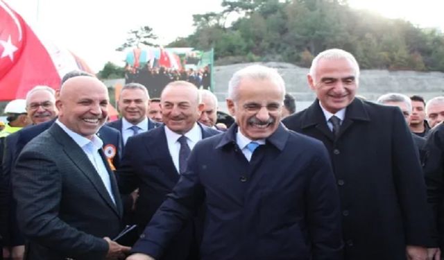 Bakan Uraloğlu’ndan Alanyaspor İtirafı: “Artık Yenmeyin”