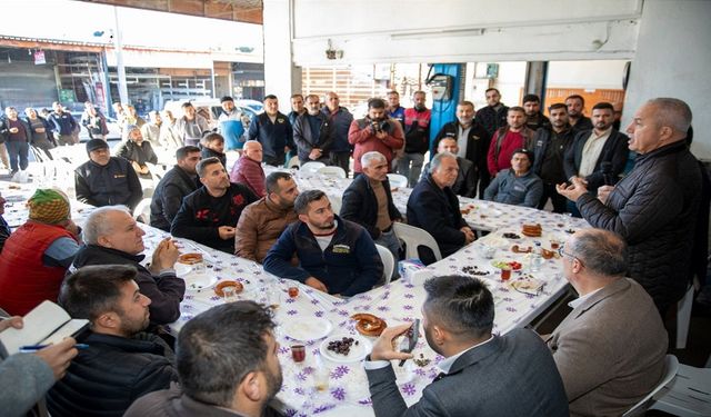 Başkan Özçelik Sanayi Esnafını Dinledi: “Sorumluluğumuzu Kararlılıkla Yerine Getireceğiz”