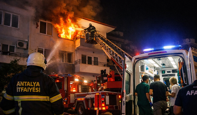 Animasyoncuların Kaldığı Lojmanda Yangın, Ekipler Zamanında Müdahale Etti