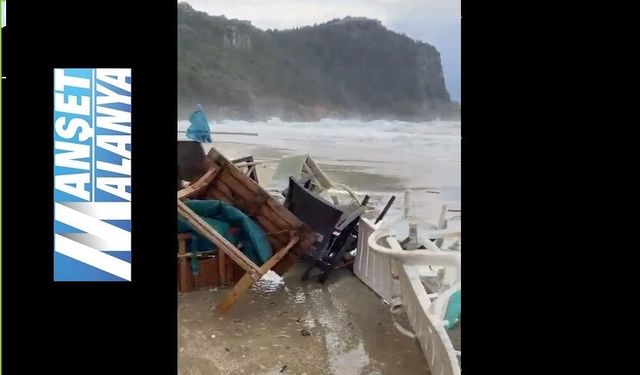 ALANYA’DA FIRTINA VURDU! SAHİLDE BÜFELER HASAR GÖRDÜ