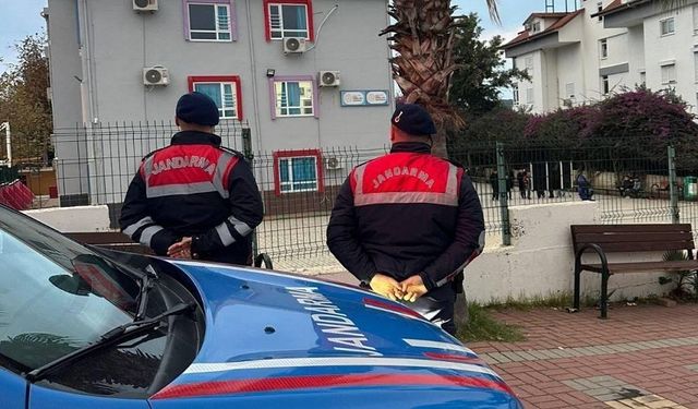 Alanya’da Okul Önlerine Sıkı Denetim: Jandarma Alarmda!
