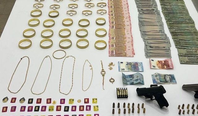 Sahte Altın ve Ruhsatsız Silah Operasyonu: Çok Sayıda Malzeme Ele Geçirildi